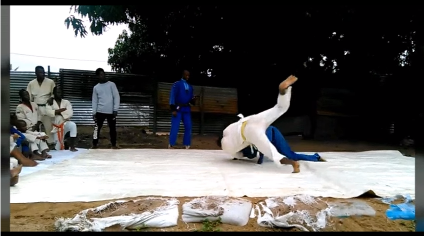 Judo în Angola. Ce se întâmplă când pasiunea pentru sport e mai importantă decât lipsa condițiilor (VIDEO) 