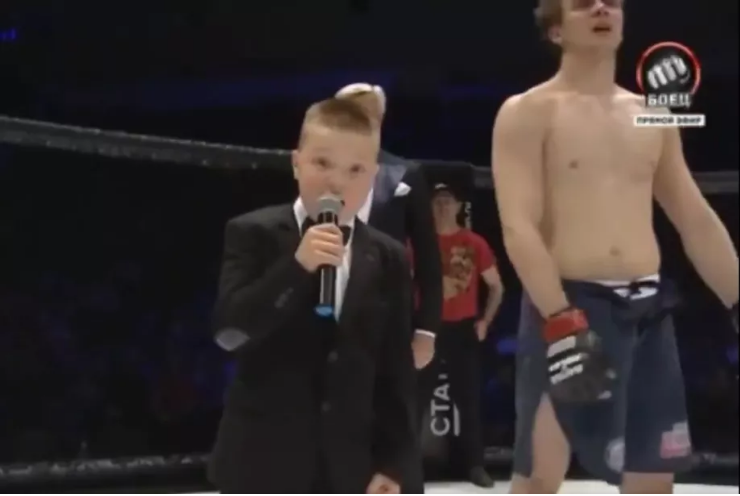 VIDEO. Mini-Bruce Buffer își face debutul în Rusia, cea mai urâtă lovitură sub centură și multe KO-uri superbe!