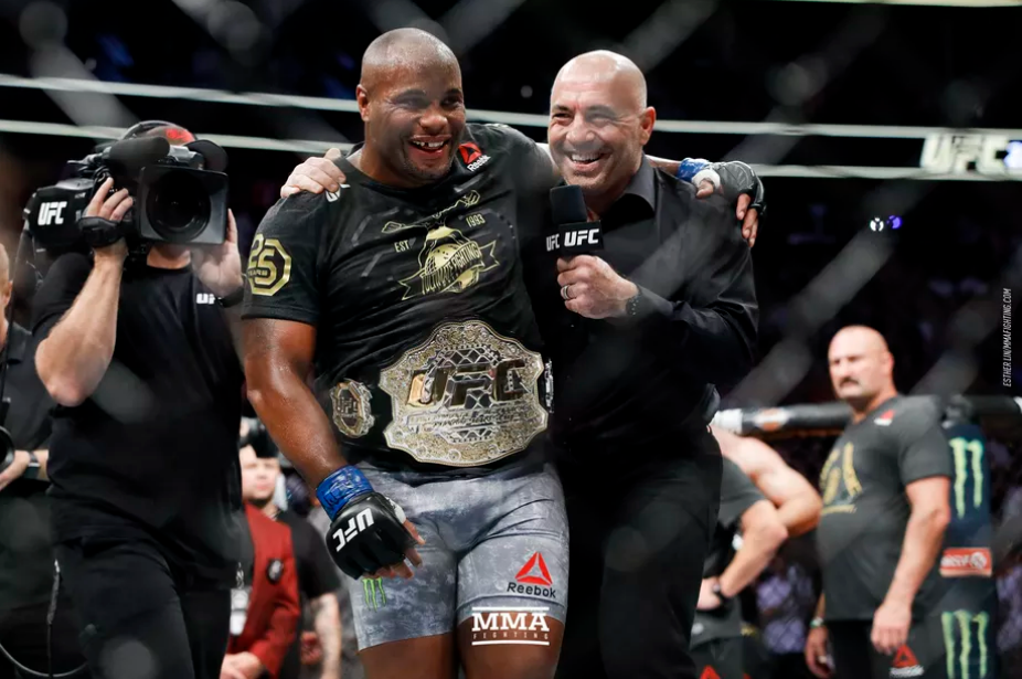 S-au publicat salariile luptătorilor de la UFC 226. Vezi câți bani au luat Daniel Cormier, Stipe Miocic, Francis Ngannou și restul luptătorilor din gală! 