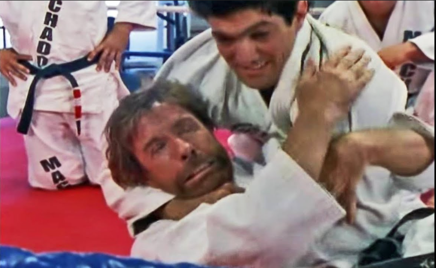 VIDEO. Chuck Norris sugrumat de Rickson Gracie într-un meci de sparring