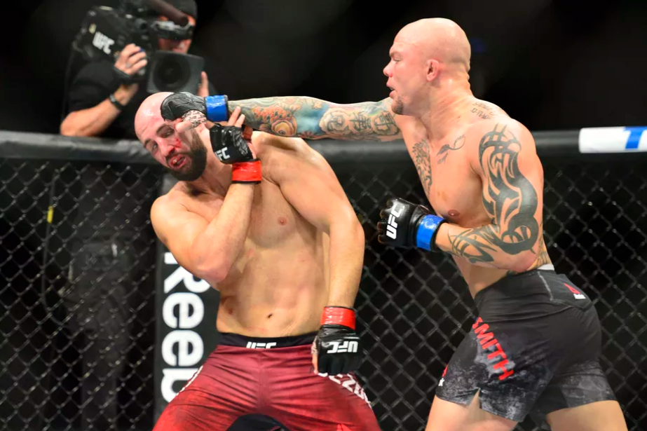 VIDEO. Rezultate UFC Moncton: Anthony Smith devine noul pretendent la centura Light-Heavyweight! Vezi ce a făcut partenerul lui Conor McGregor