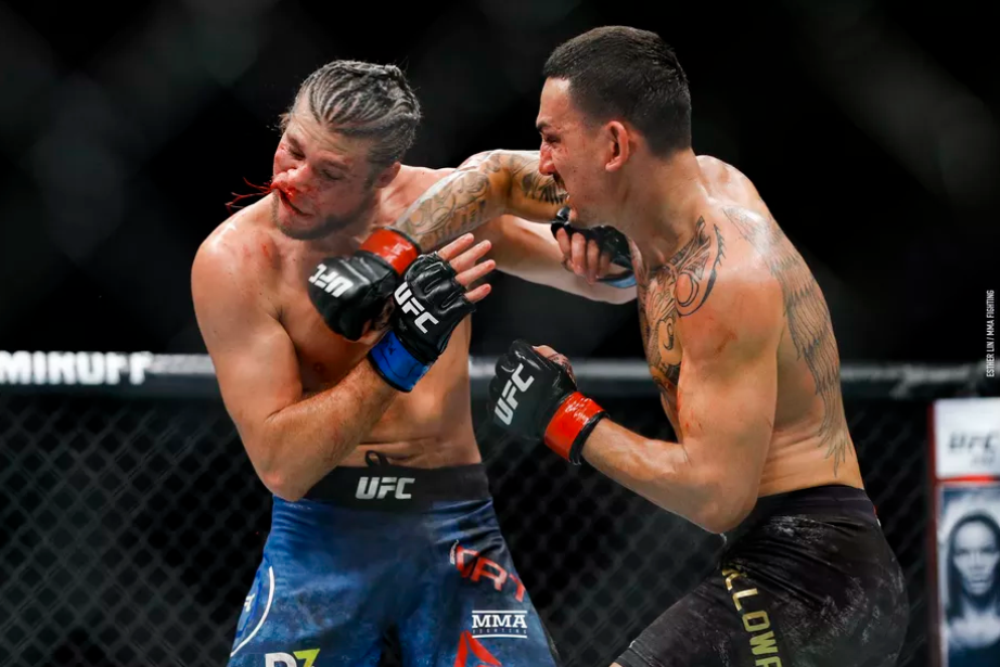 VIDEO. Rezultate UFC 231: Max Holloway vs Brian Ortega s-au duelat în cea mai frumoasă și brutală luptă a anului!