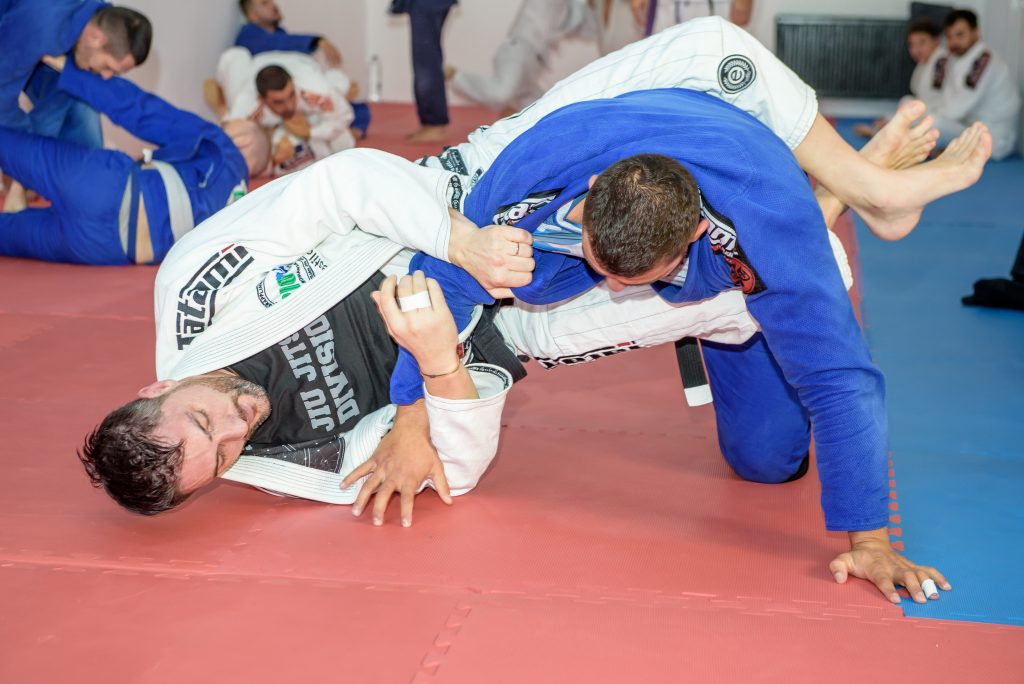 Sensei Florin Ionescu demonstrand un procedeu de BJJ