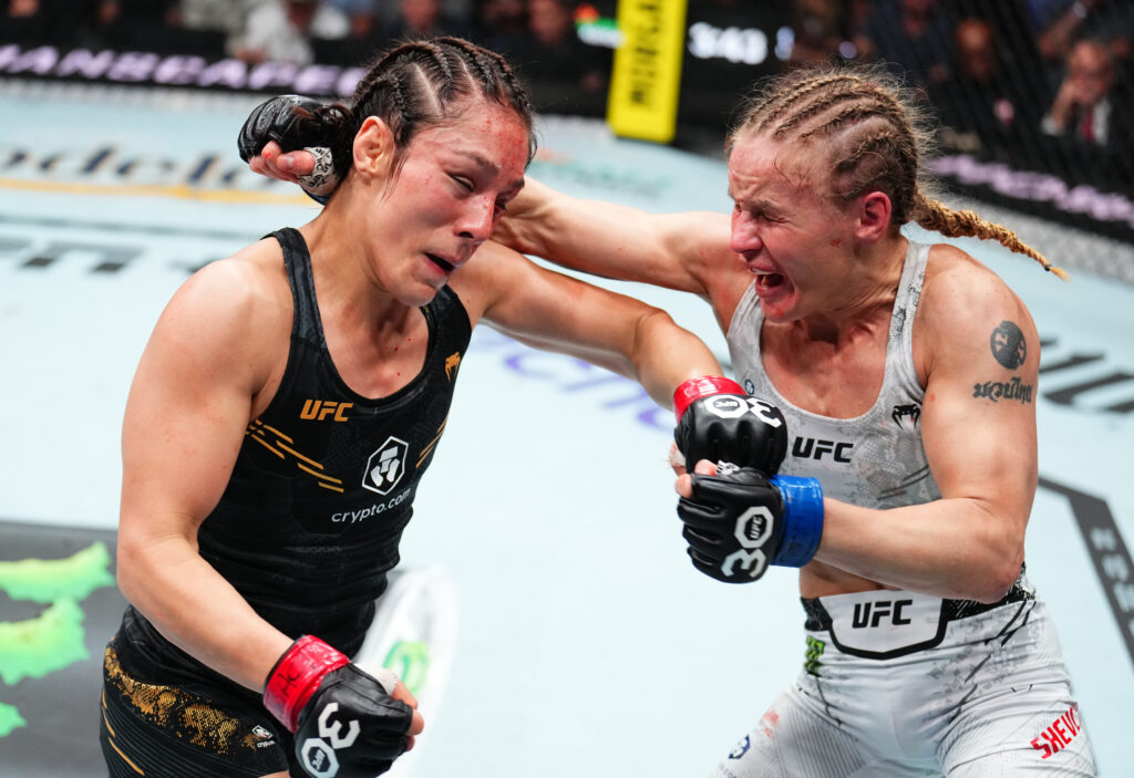 Alexa Grasso vs Valentina Shevchenko s-a terminat la egalitate, iar luptătoarea din Mexic își păstrează centură!