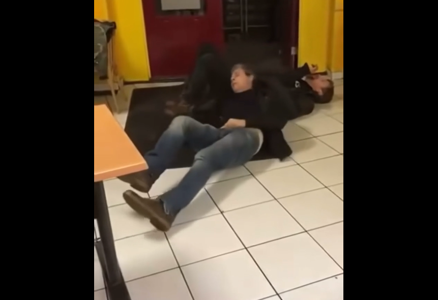 VIDEO. Au vrut 2 kebaburi și și-au luat 2 knockouturi!